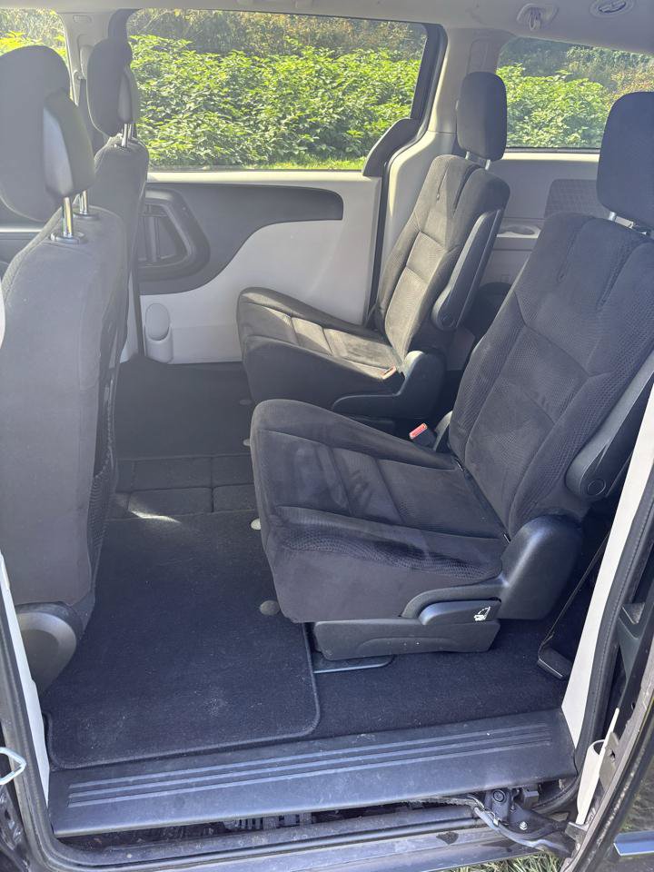 Used 2014 Dodge Grand Caravan SXT FWD image 18