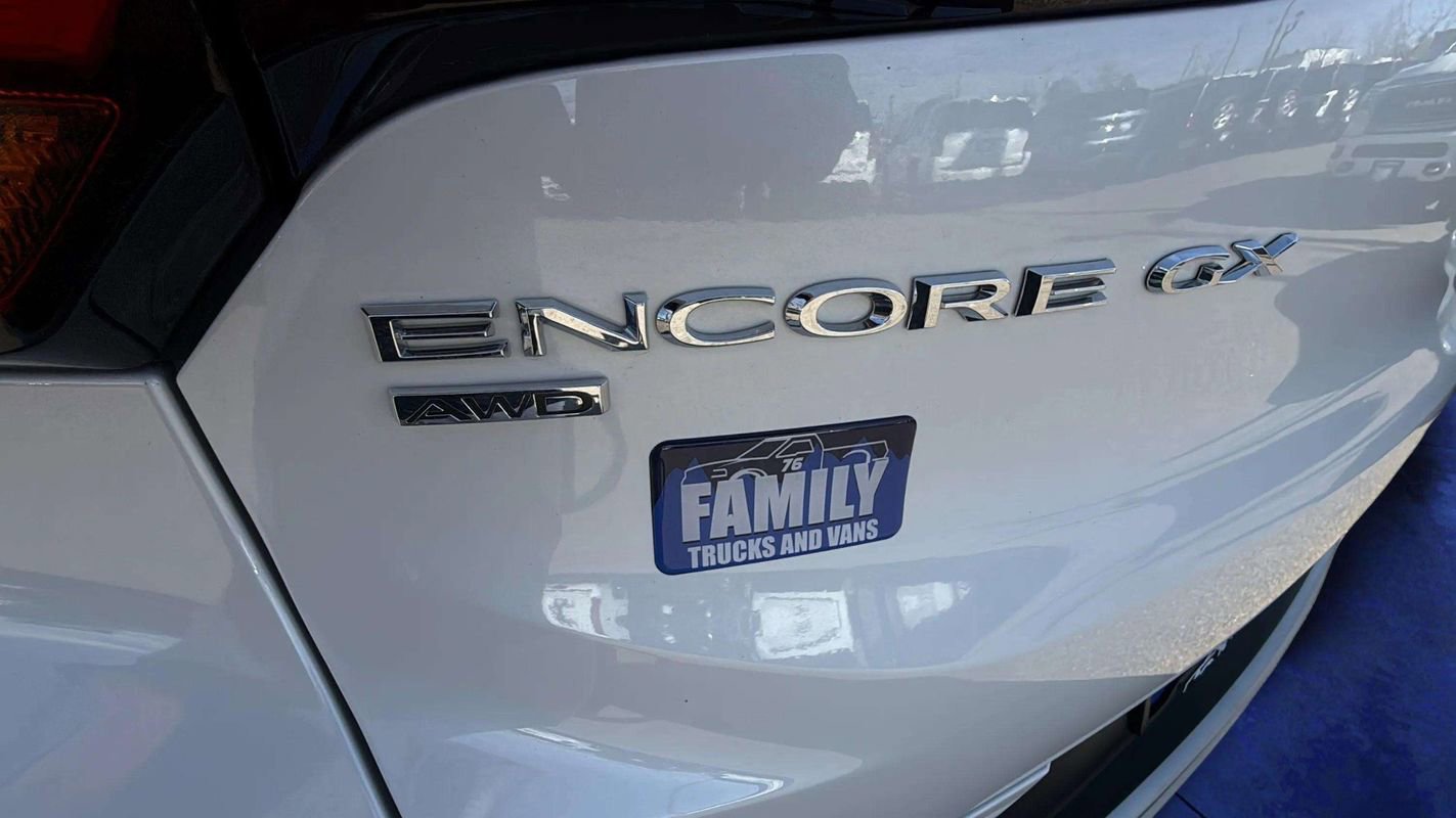 Used 2021 Buick Encore GX Select image 19