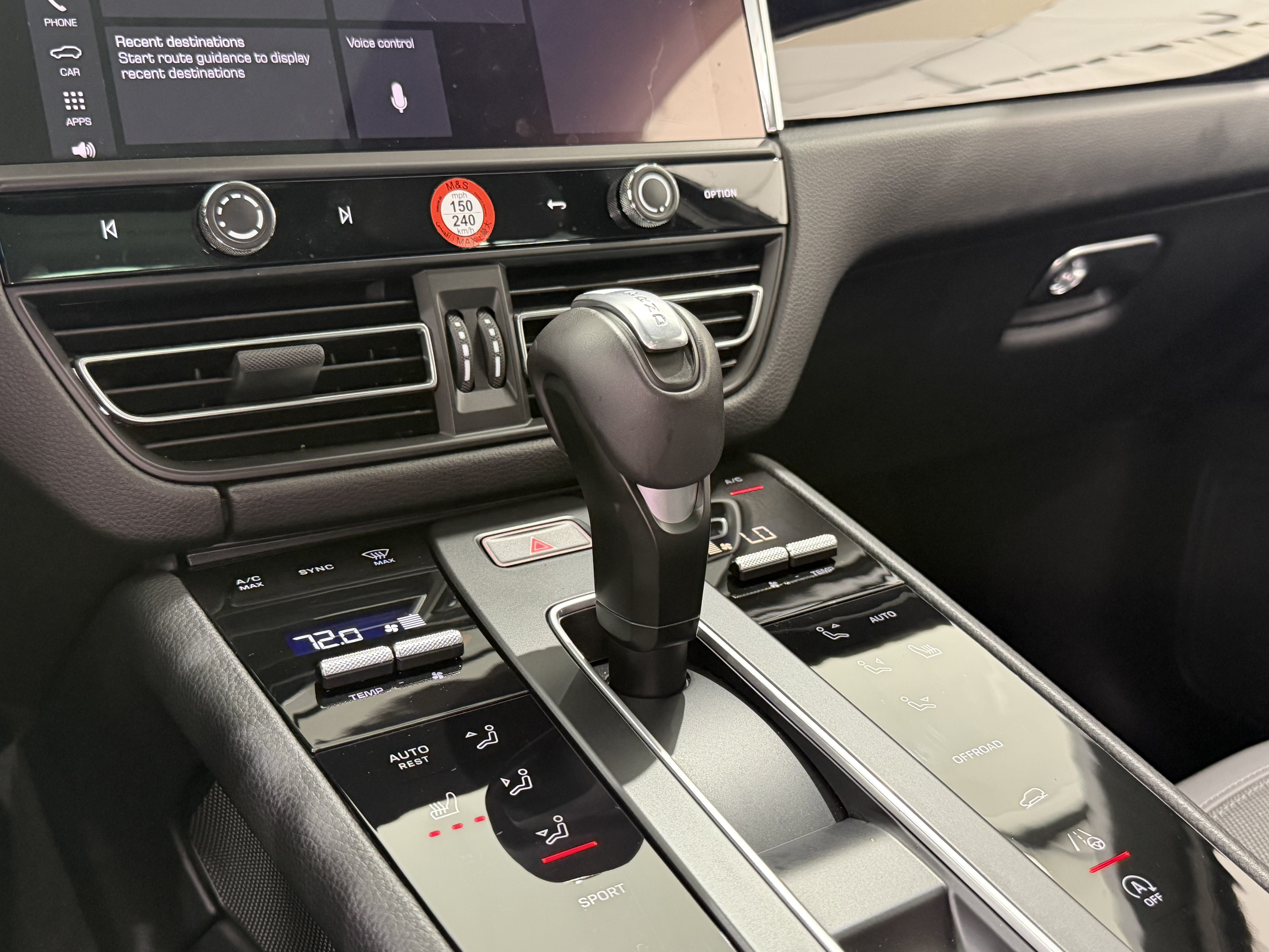 Certified 2026 Porsche Macan AWD/4WD image 33