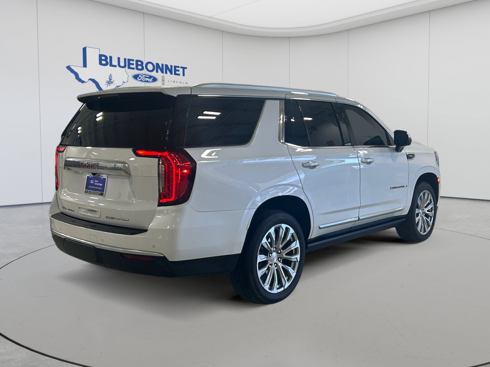 Used 2024 GMC Yukon Denali AWD/4WD image 5