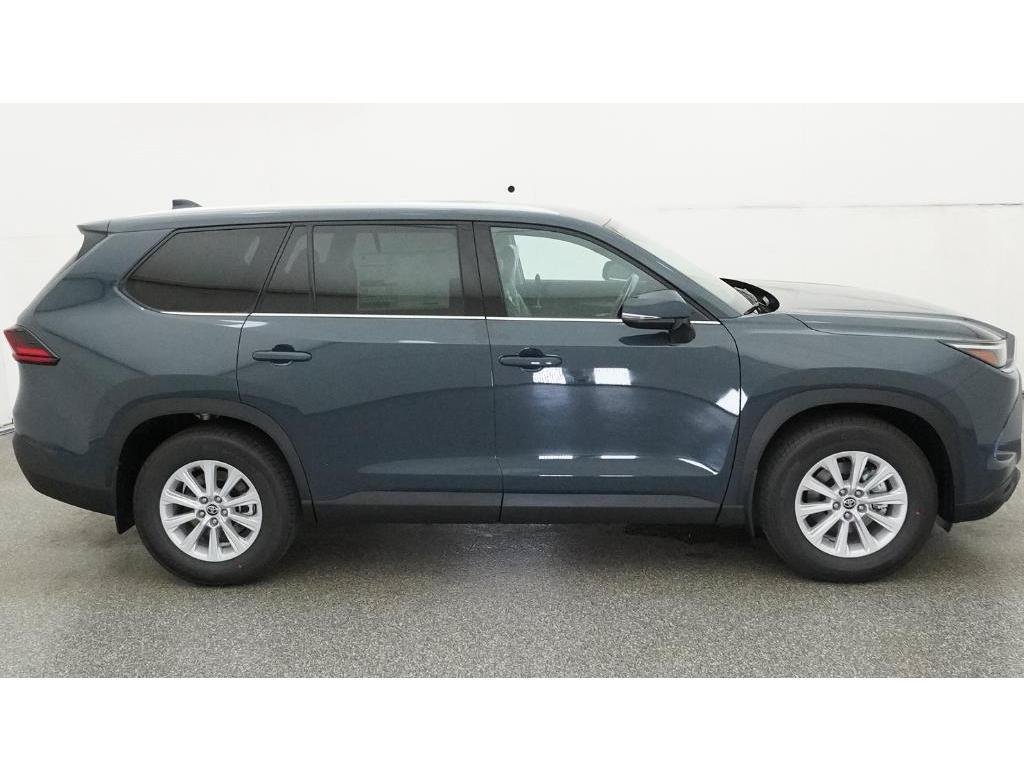 New 2026 Toyota Grand Highlander XLE FWD image 11