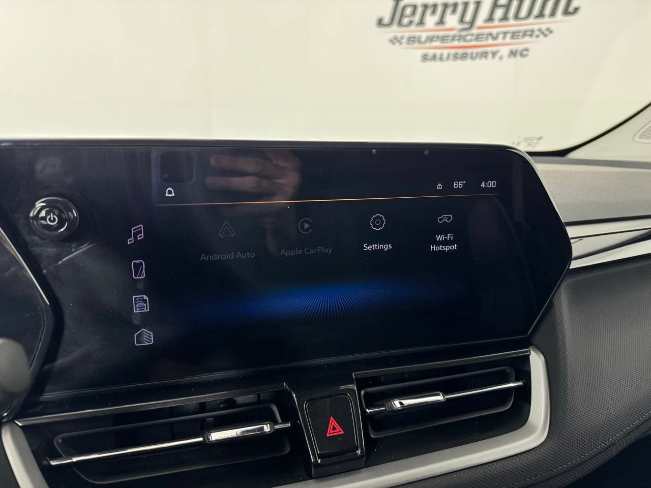 Used 2025 Chevrolet TrailBlazer LT AWD/4WD image 17