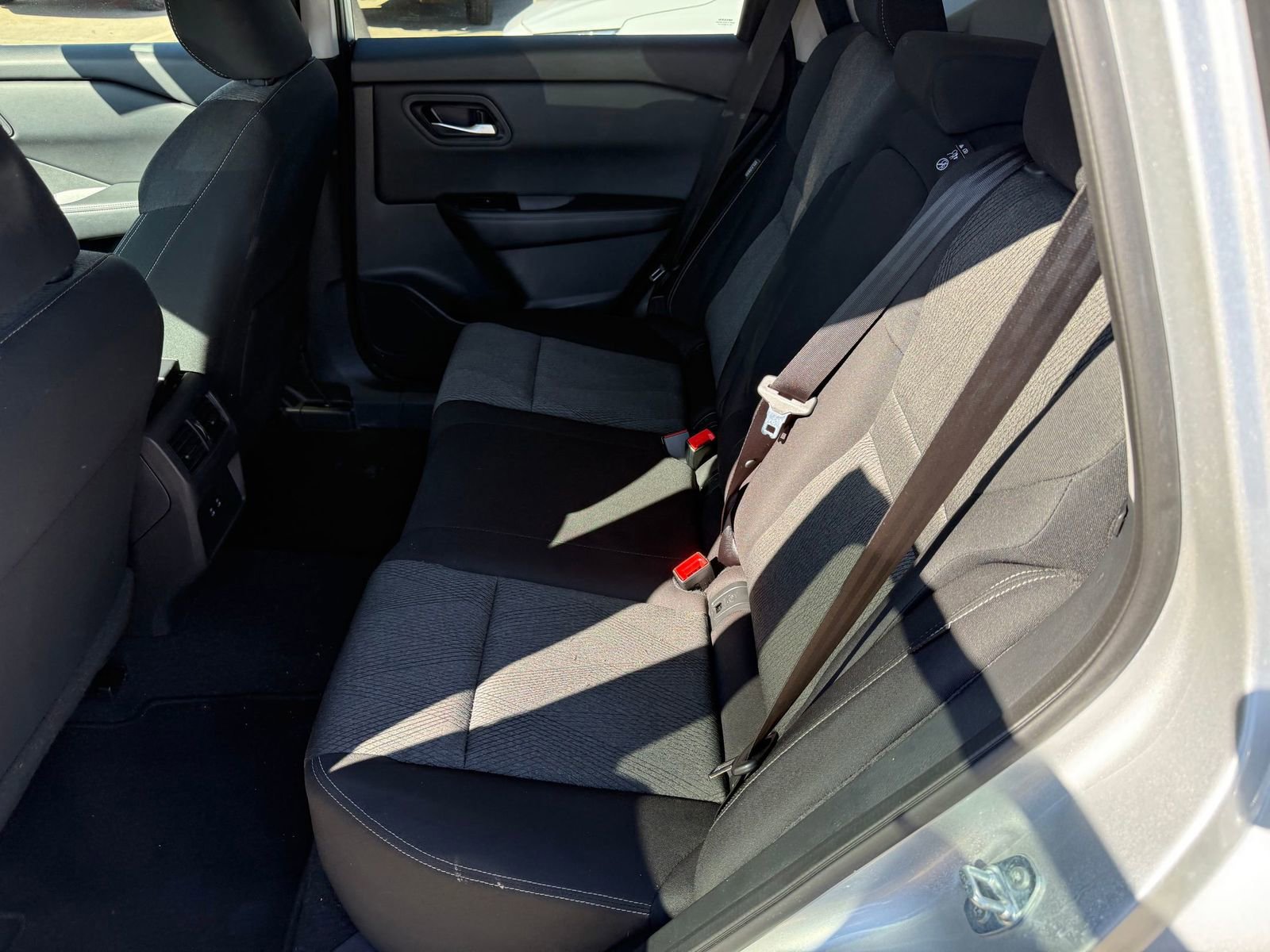 Certified 2025 Nissan Rogue SV image 26