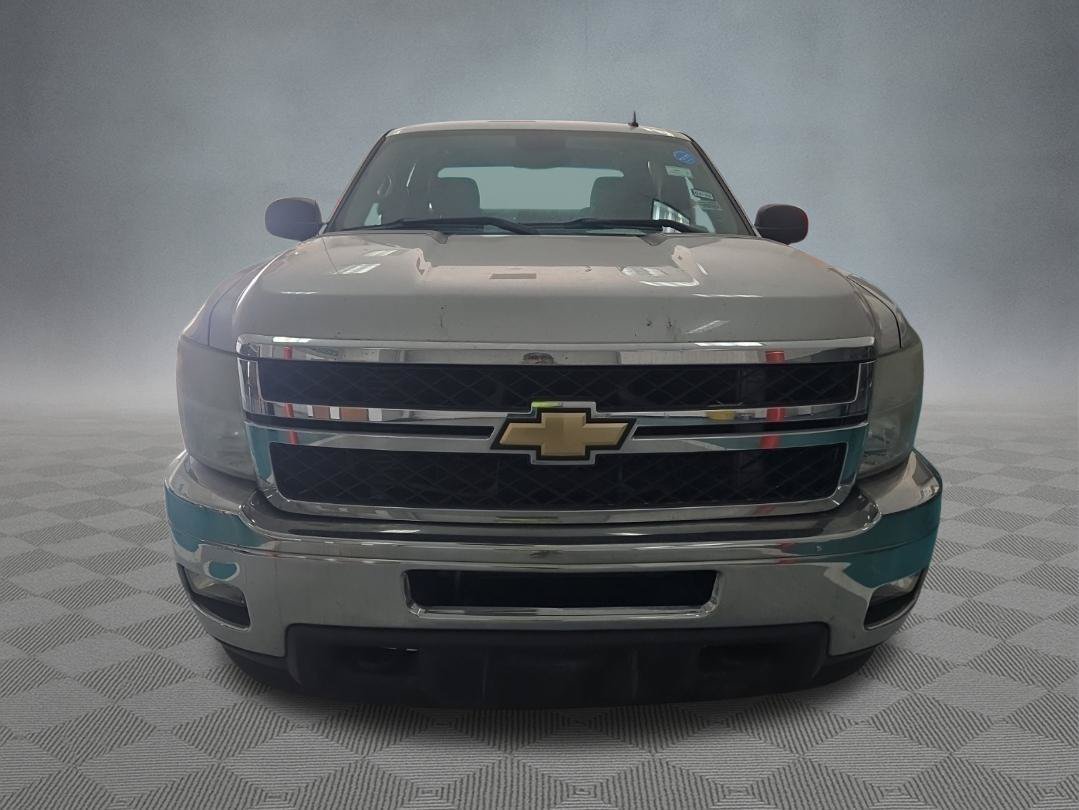 Used 2011 Chevrolet Silverado 2500 LT w/ Interior Plus Package AWD/4WD image 2