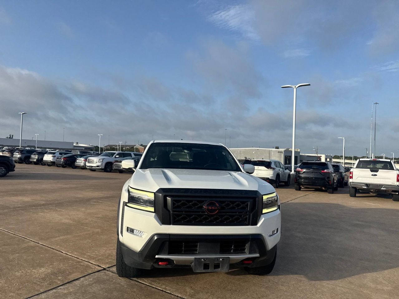 Used 2022 Nissan Frontier Pro-X RWD image 4