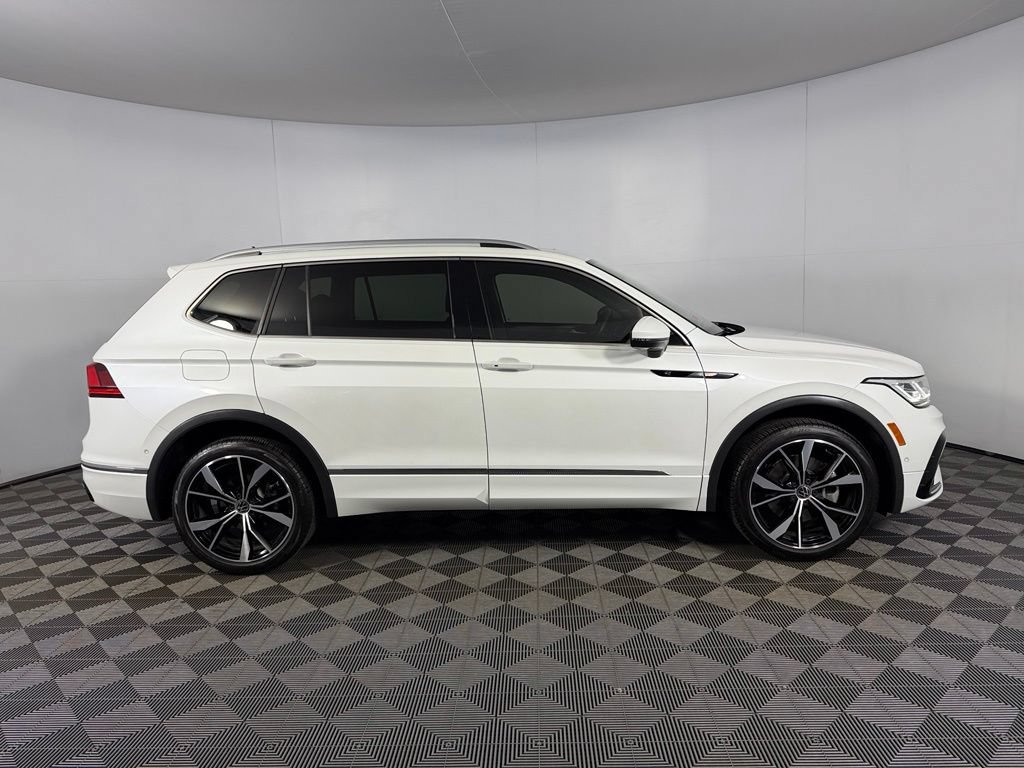 Used 2023 Volkswagen Tiguan SEL R-Line AWD/4WD image 7