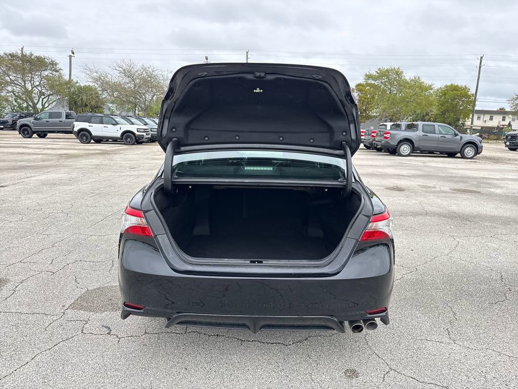 Used 2019 Toyota Camry SE image 25