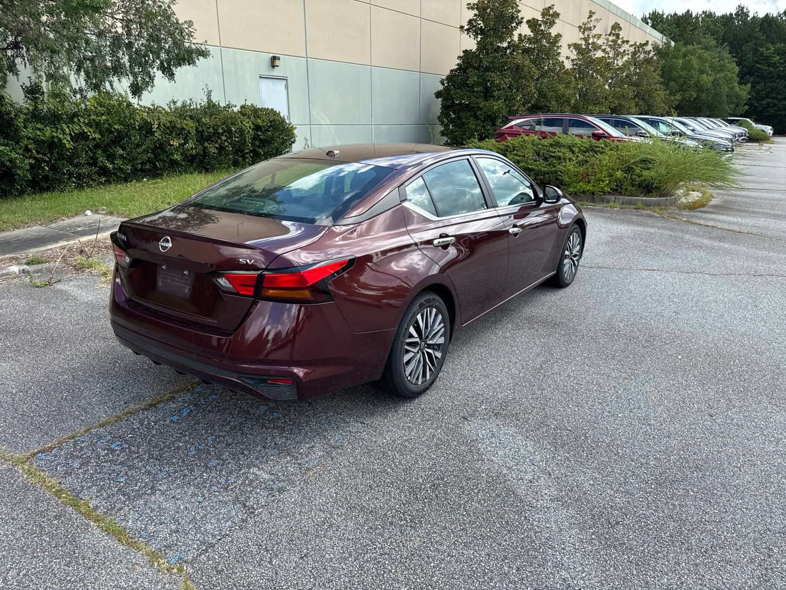 Used 2024 Nissan Altima 2.5 SV FWD image 4