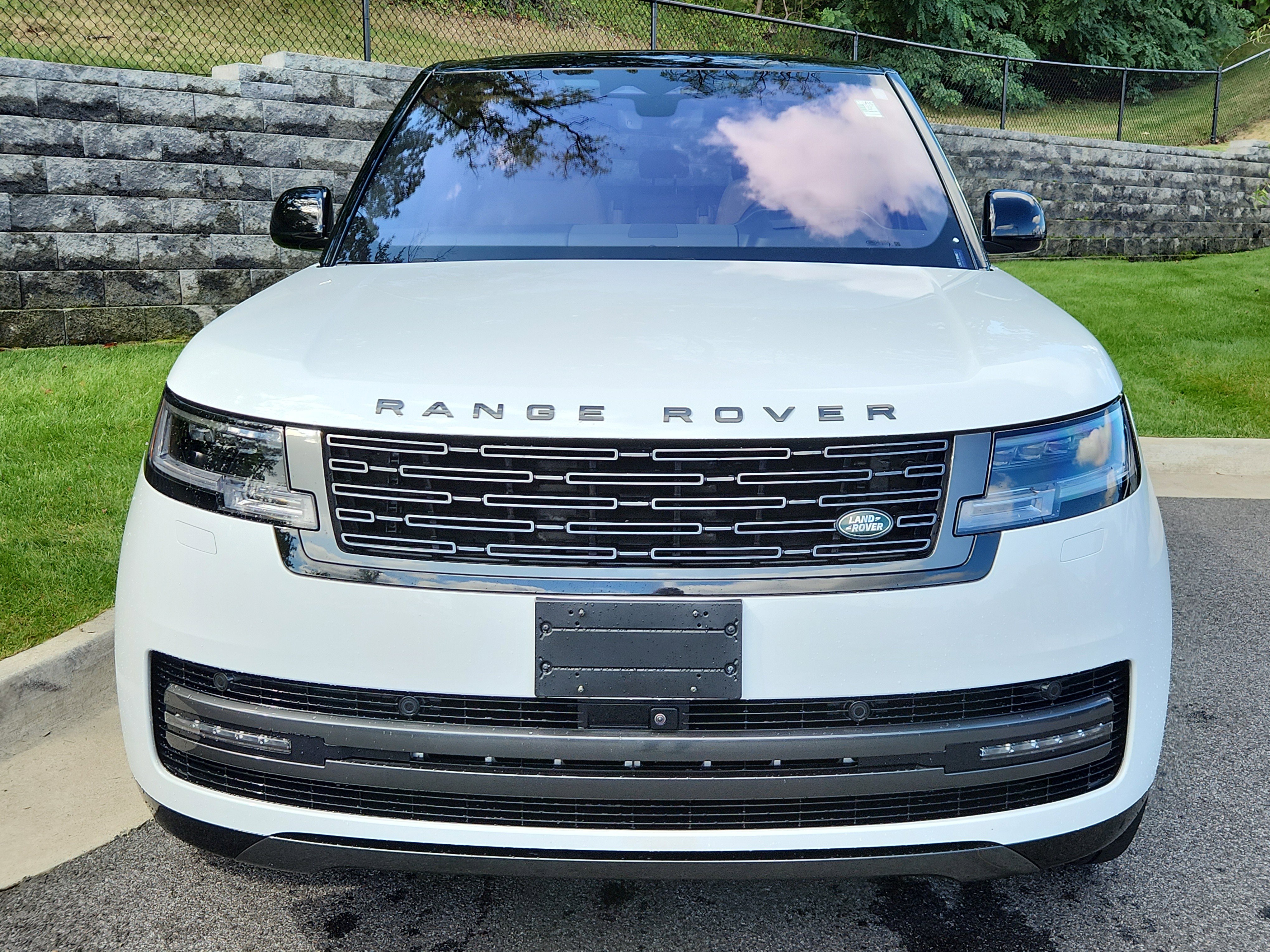 Used 2023 Land Rover Range Rover SE image 8
