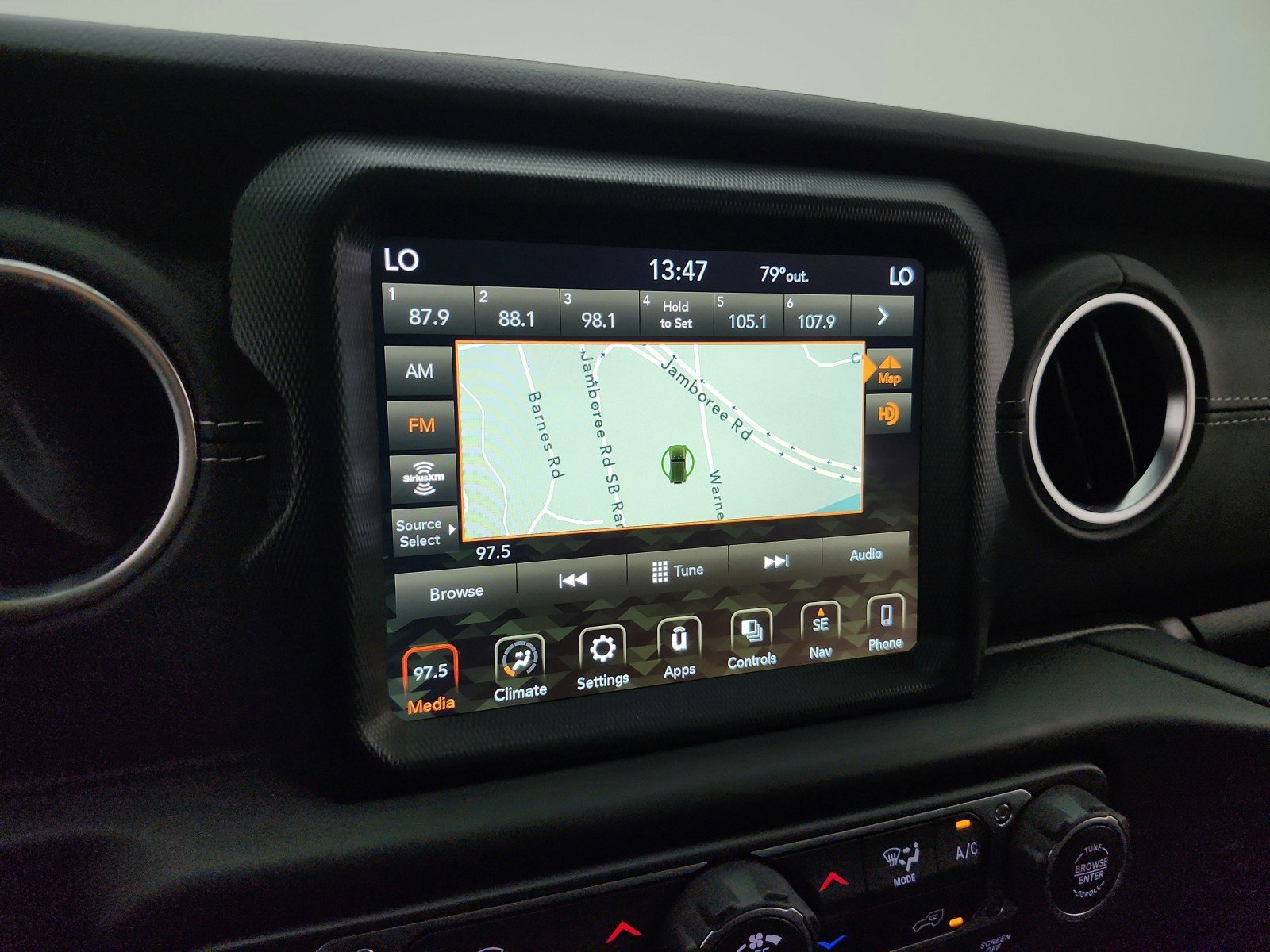 Used 2021 Jeep Wrangler Unlimited Sahara w/ Dual Top Group AWD/4WD image 9