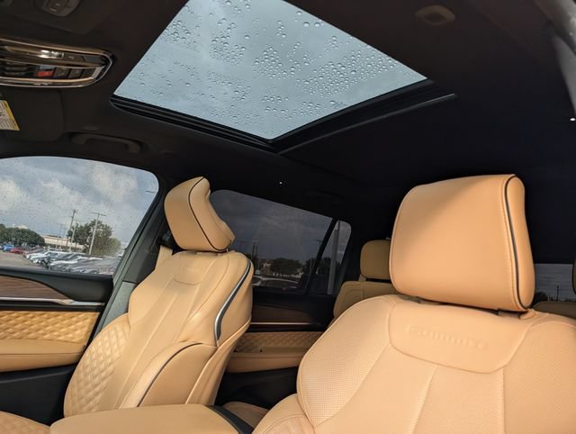 Used 2025 Jeep Grand Cherokee L Summit AWD/4WD image 27