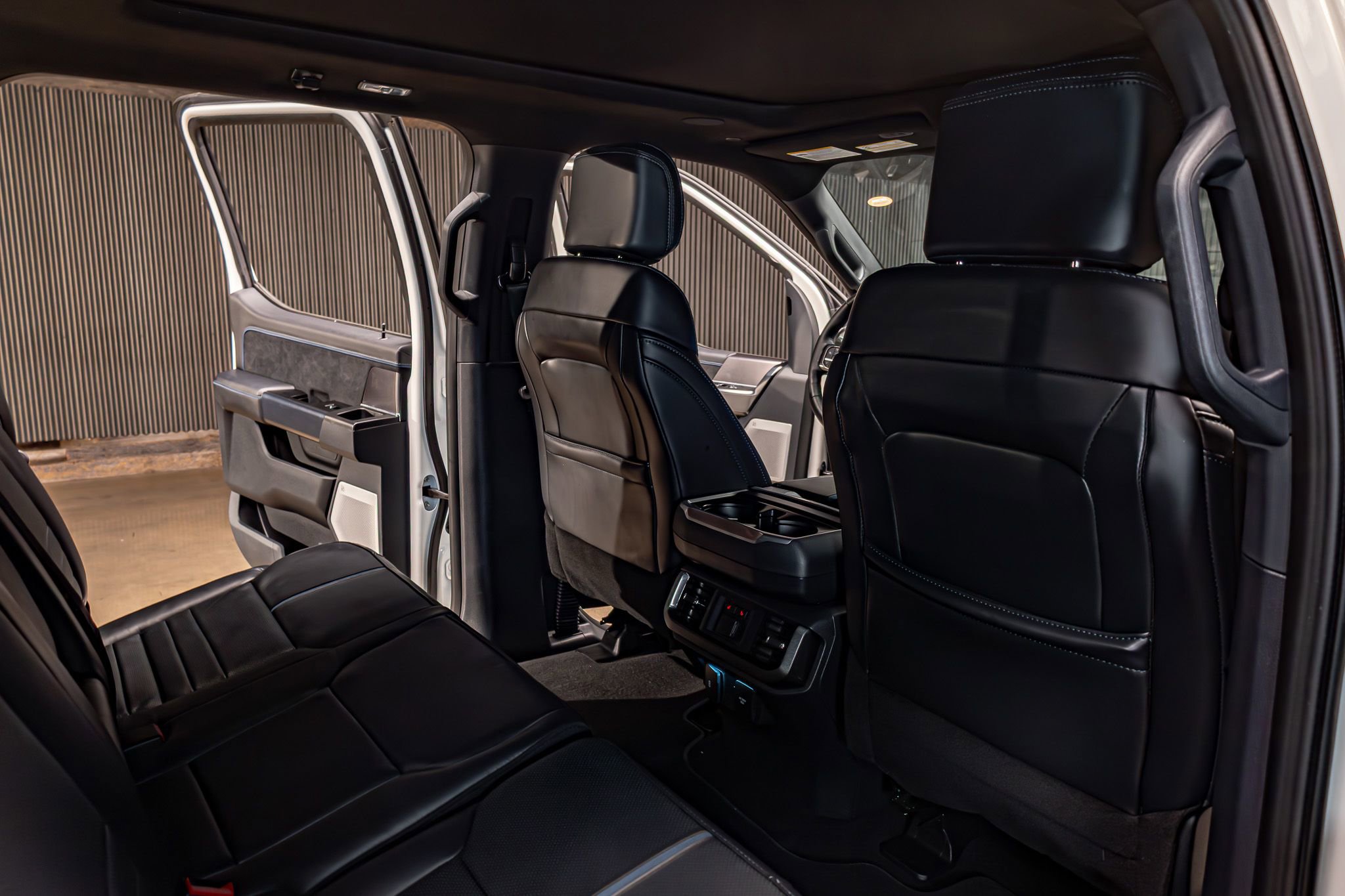 Used 2025 Ford F150 Platinum w/ Equipment Group 702A High image 27