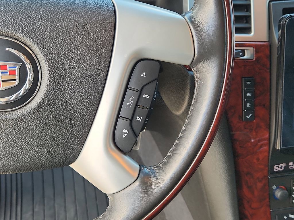 Used 2013 Cadillac Escalade EXT Luxury AWD/4WD image 17