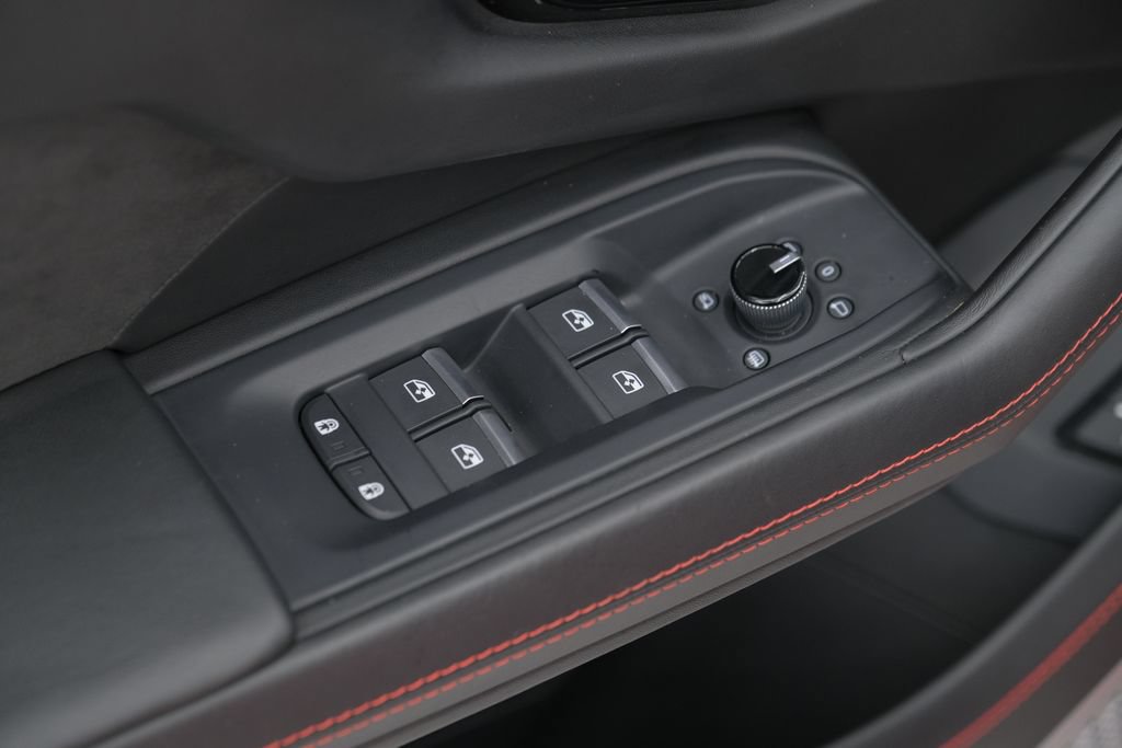 Used 2021 Lamborghini Urus AWD/4WD image 53