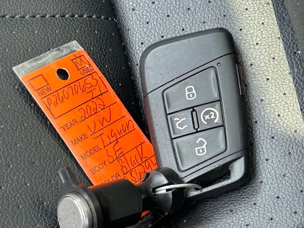 Used 2022 Volkswagen Tiguan SE FWD image 55