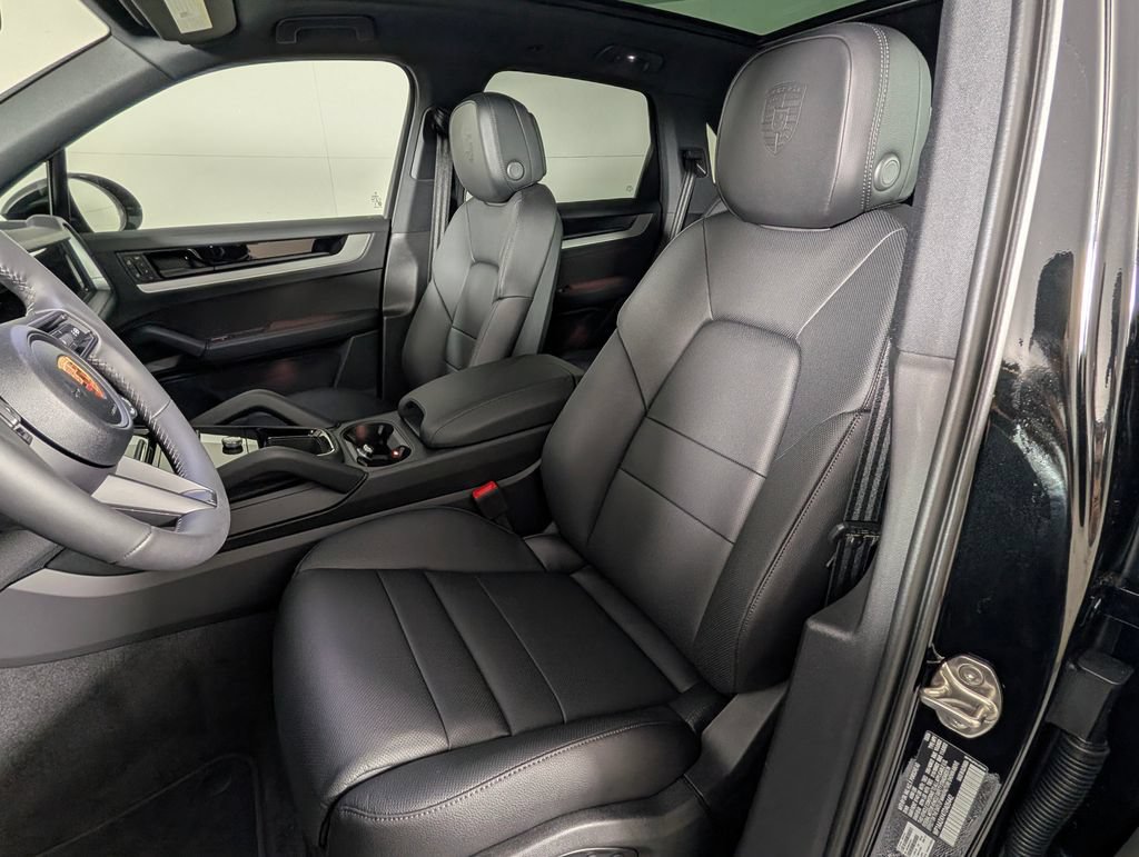 New 2026 Porsche Cayenne AWD/4WD image 5