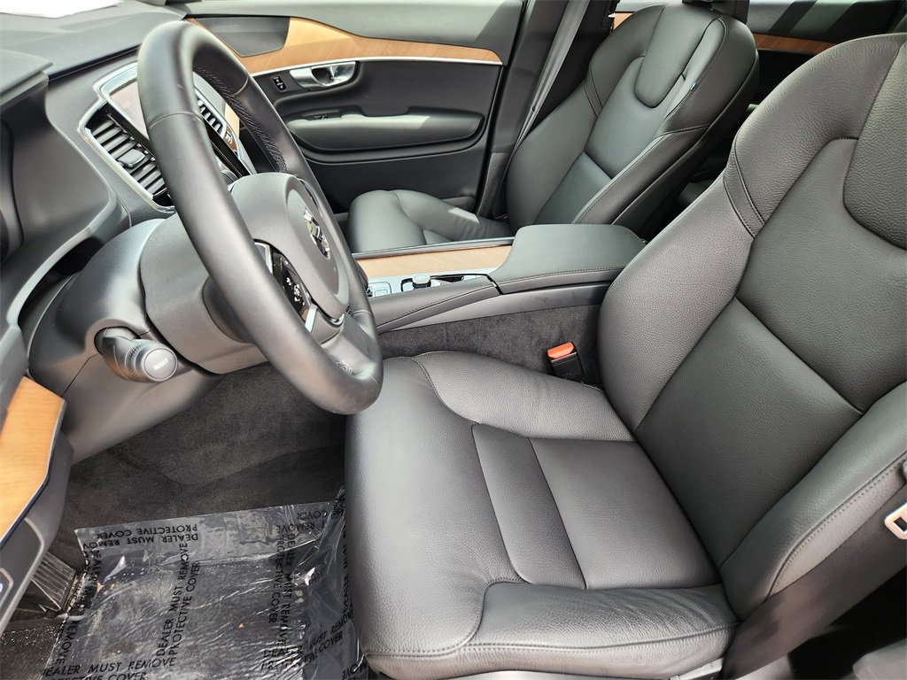 Used 2025 Volvo XC90 B6 Plus w/ Protection Package Premier image 6