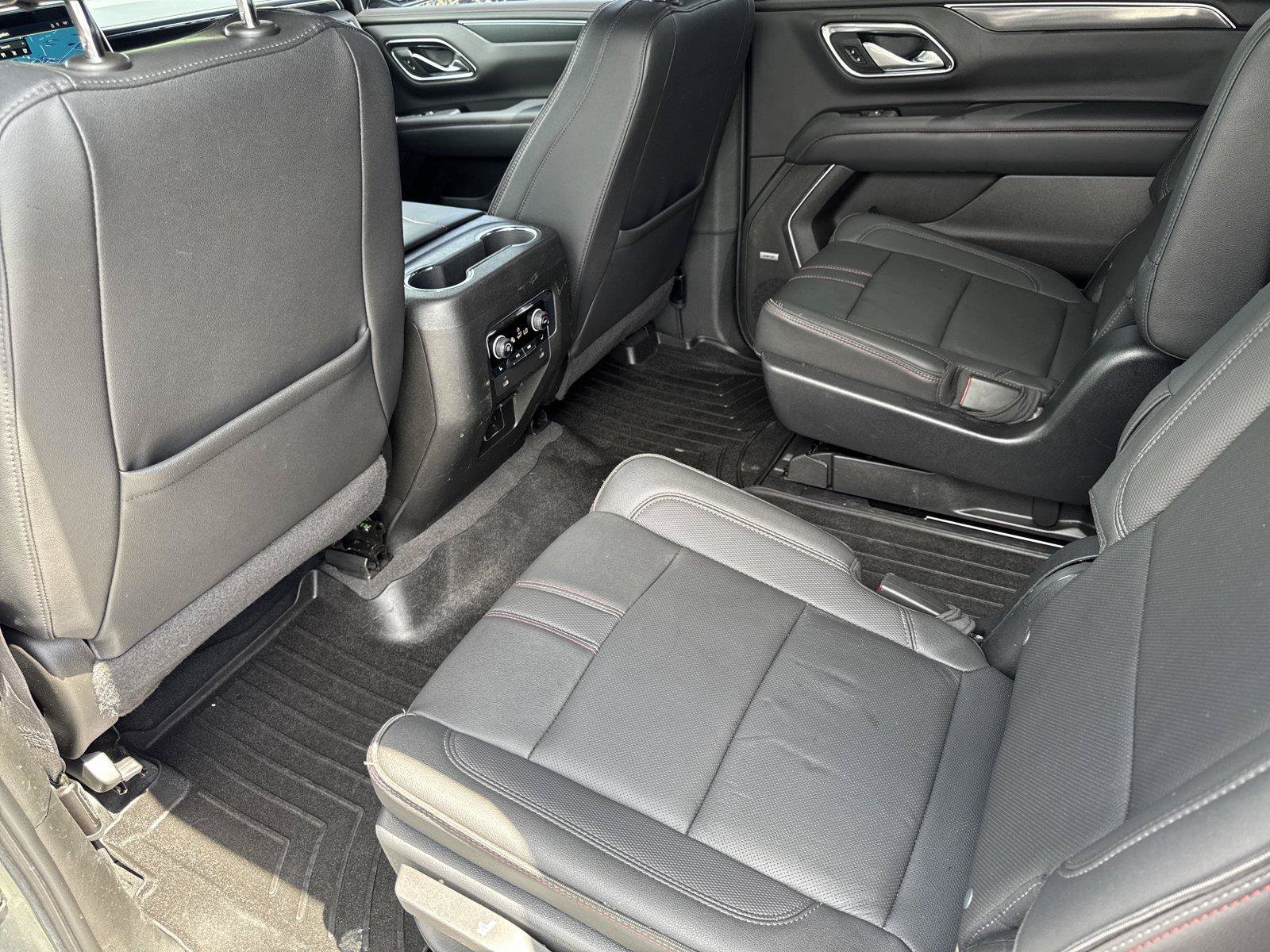 Used 2022 Chevrolet Suburban RST w/ Luxury Package AWD/4WD image 32