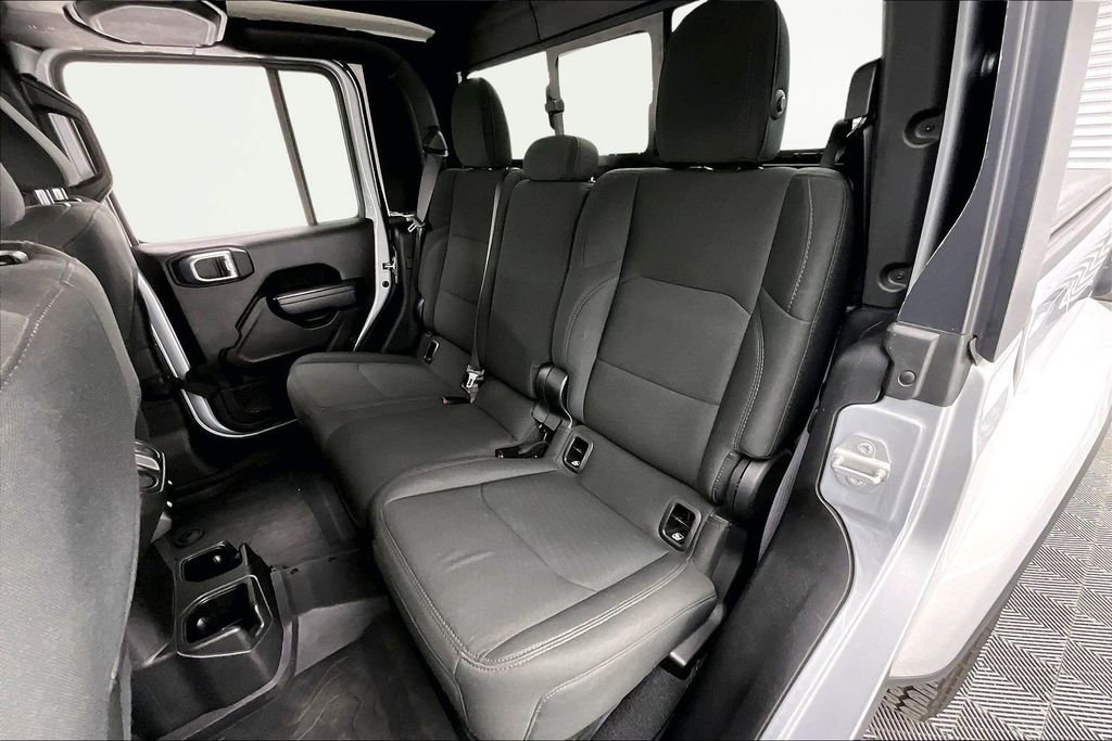 Used 2022 Jeep Gladiator Willys image 27