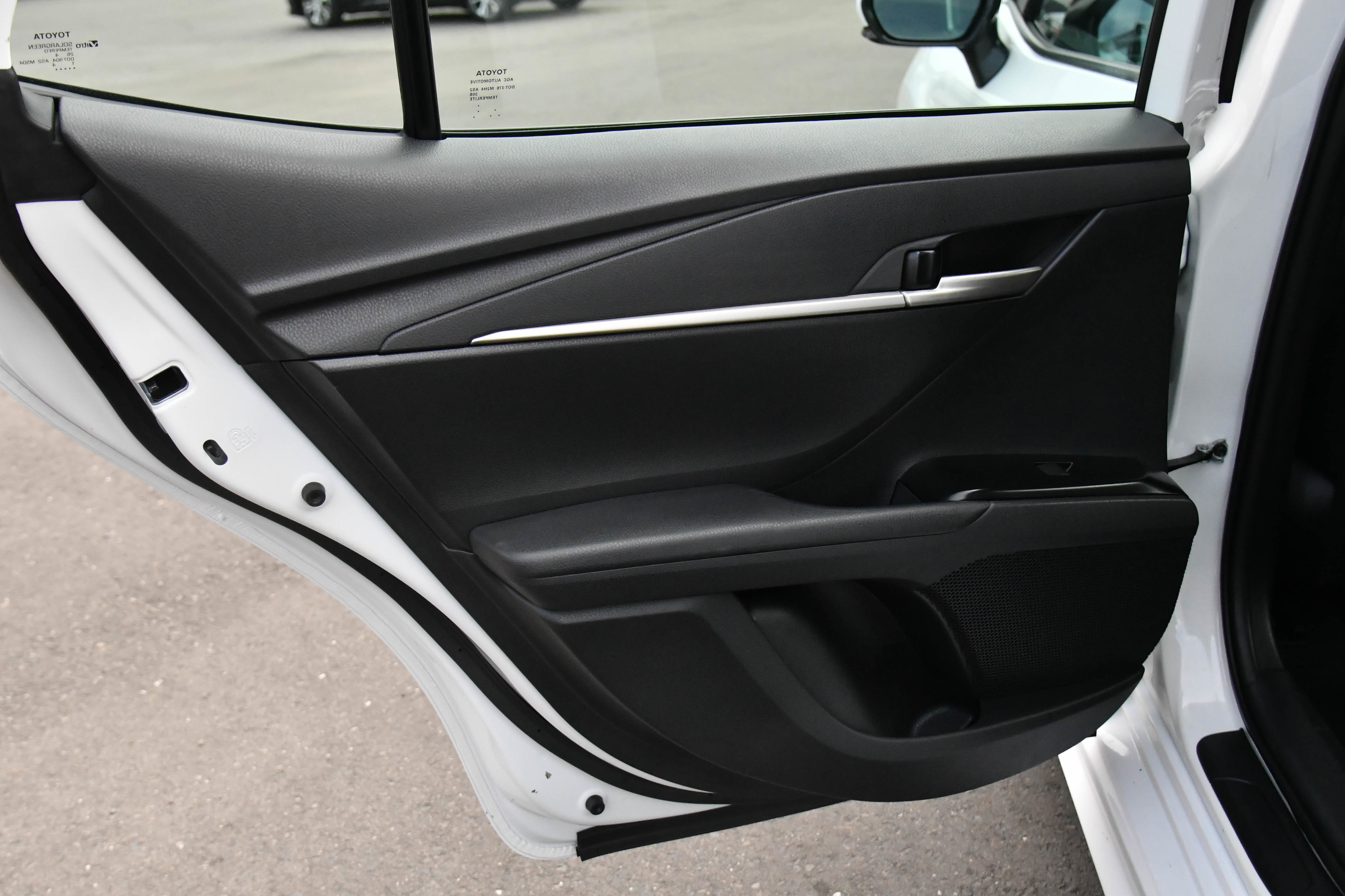 Used 2025 Toyota Camry SE image 38