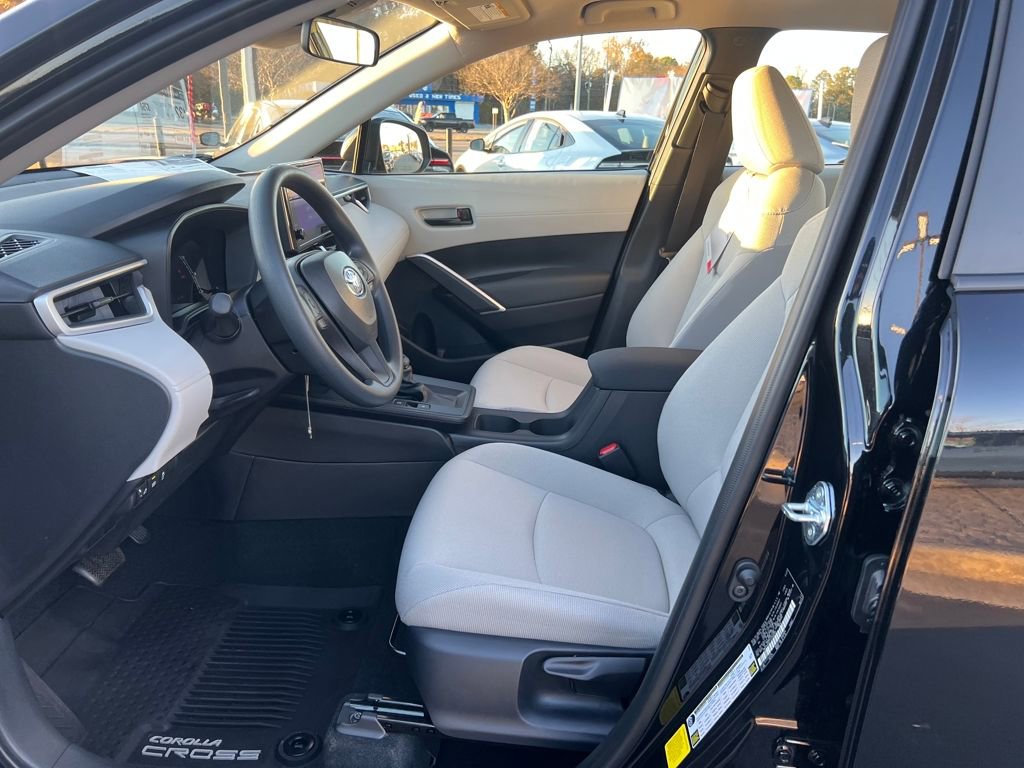 New 2026 Toyota Corolla Cross L image 11
