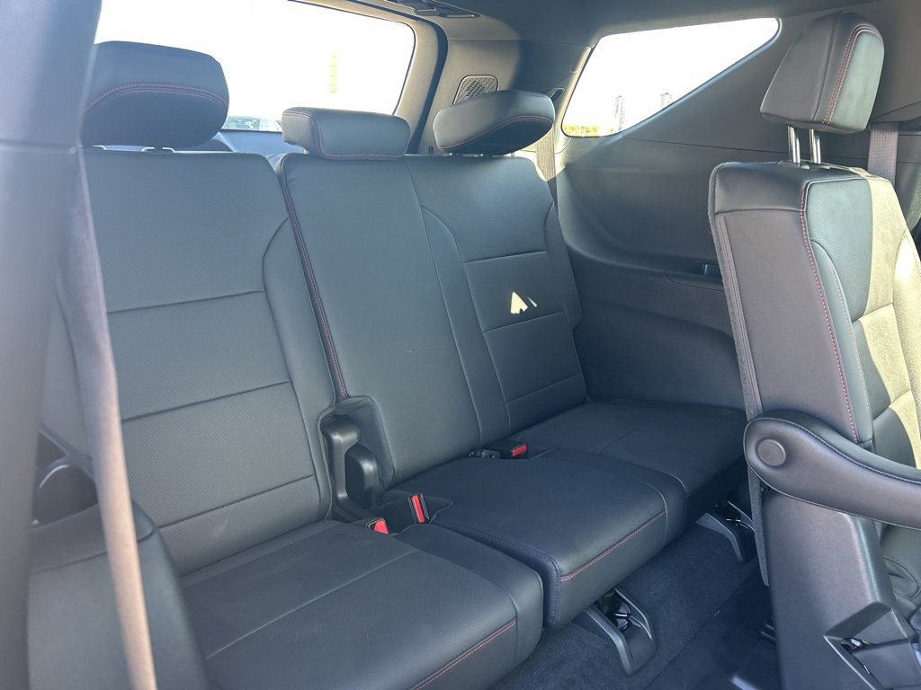Used 2025 Chevrolet Traverse Z71 w/ Enhanced Driving Package image 24