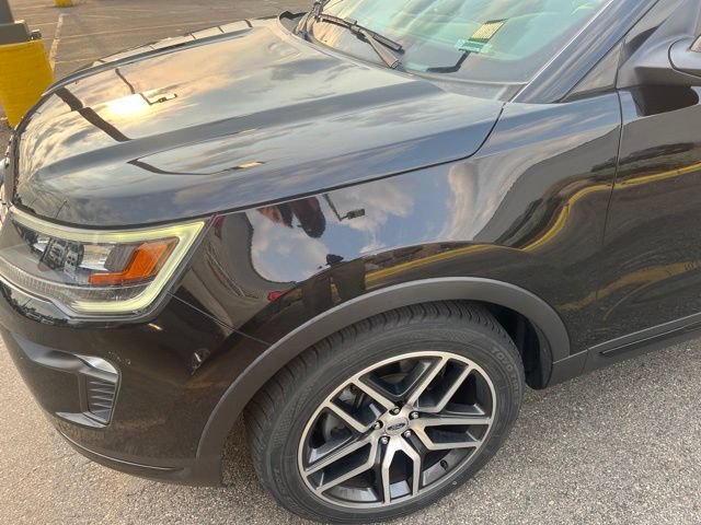 Used 2018 Ford Explorer Sport w/ Equipment Group 401A AWD/4WD image 3