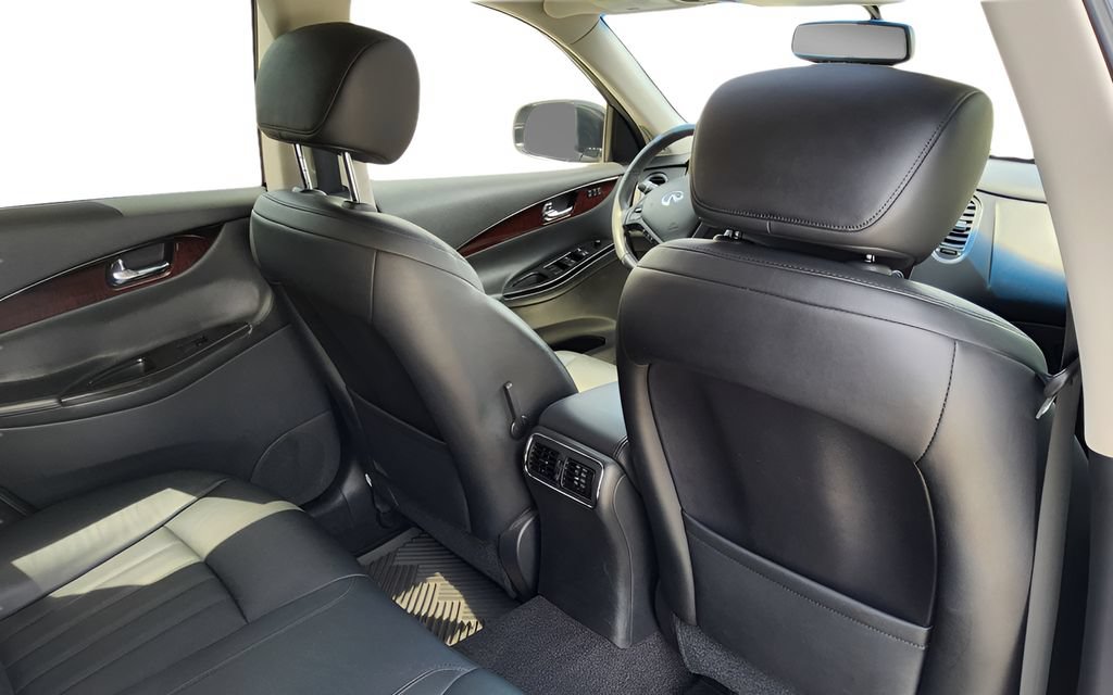 Used 2016 INFINITI QX50 2WD w/ Premium Plus Package image 37