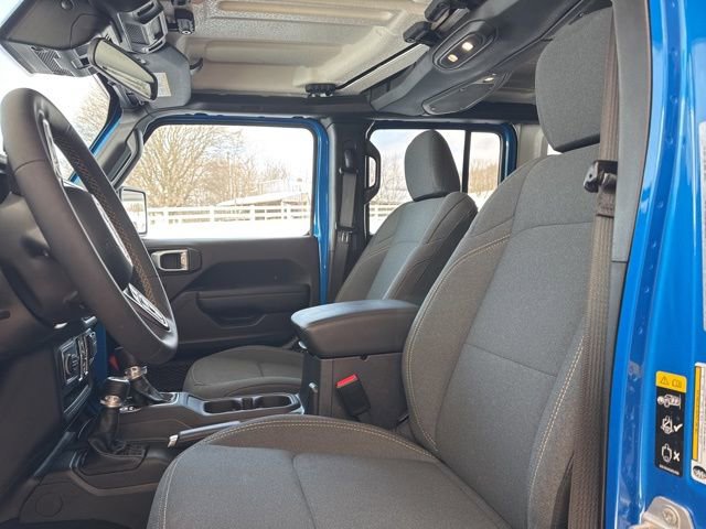 Used 2024 Jeep Wrangler Sport S image 15