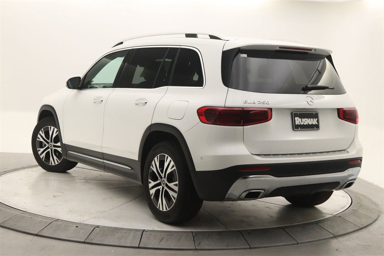 New 2025 Mercedes-Benz GLB 250 image 2