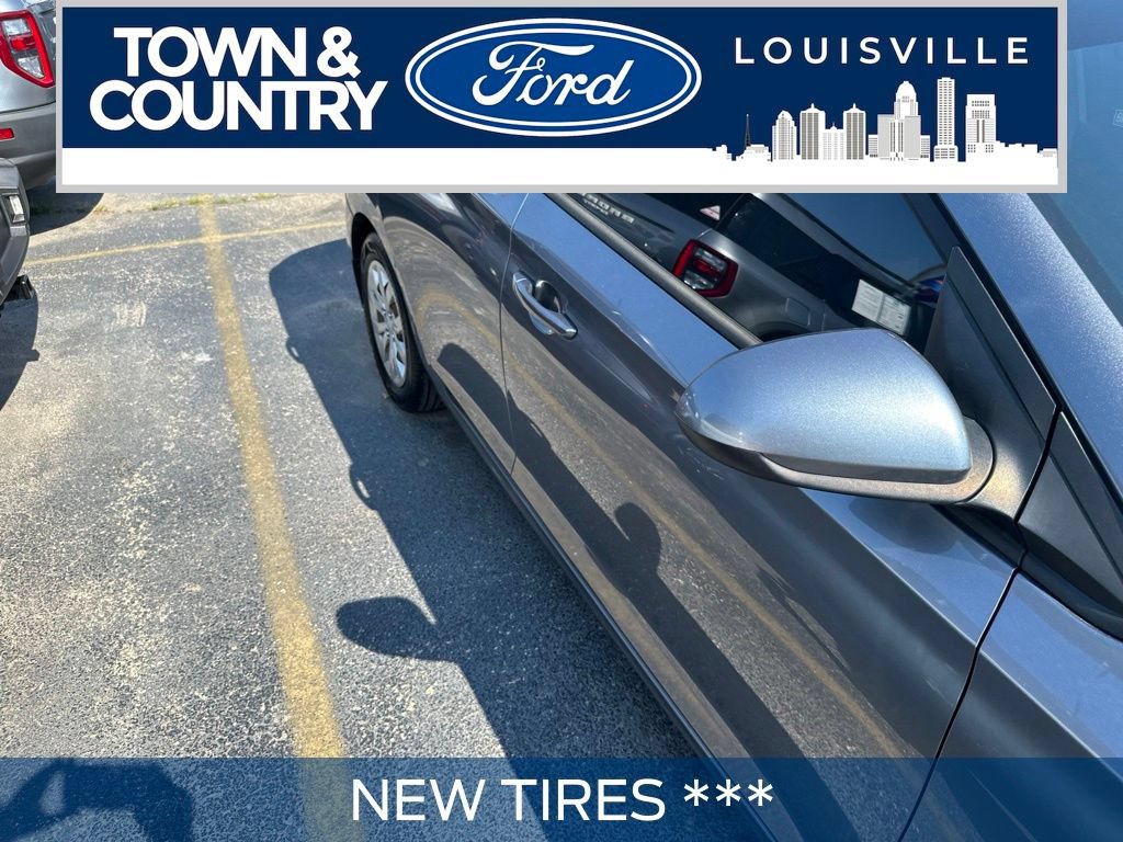 Used 2019 Hyundai Accent SE FWD image 3