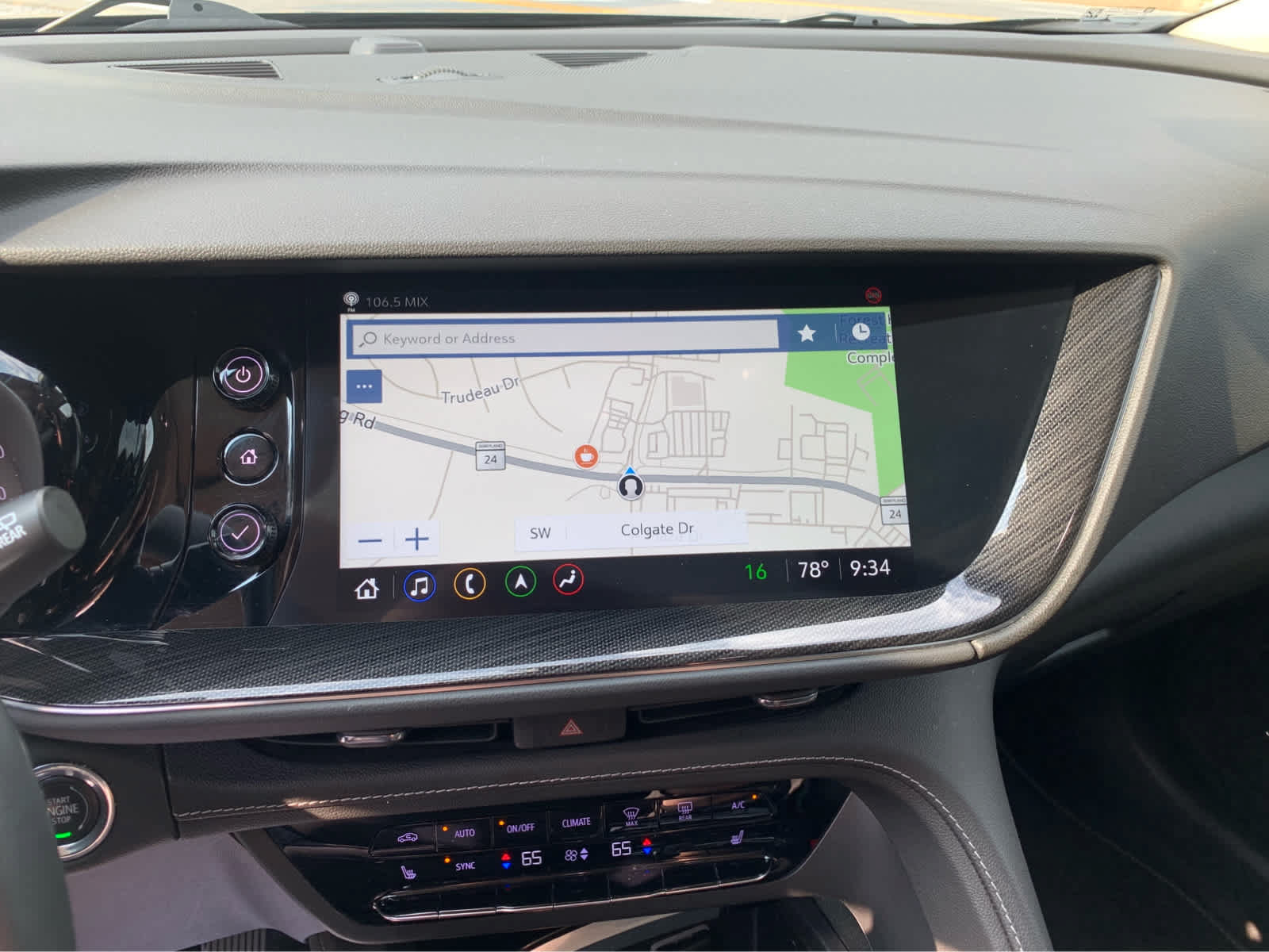 Used 2022 Buick Envision Essence w/ Technology Package I AWD/4WD image 18