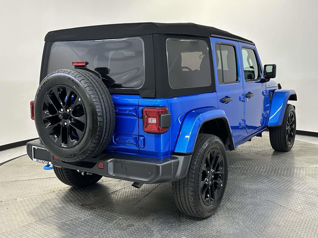 Used 2024 Jeep Wrangler Unlimited Sahara w/ Safety Group image 7