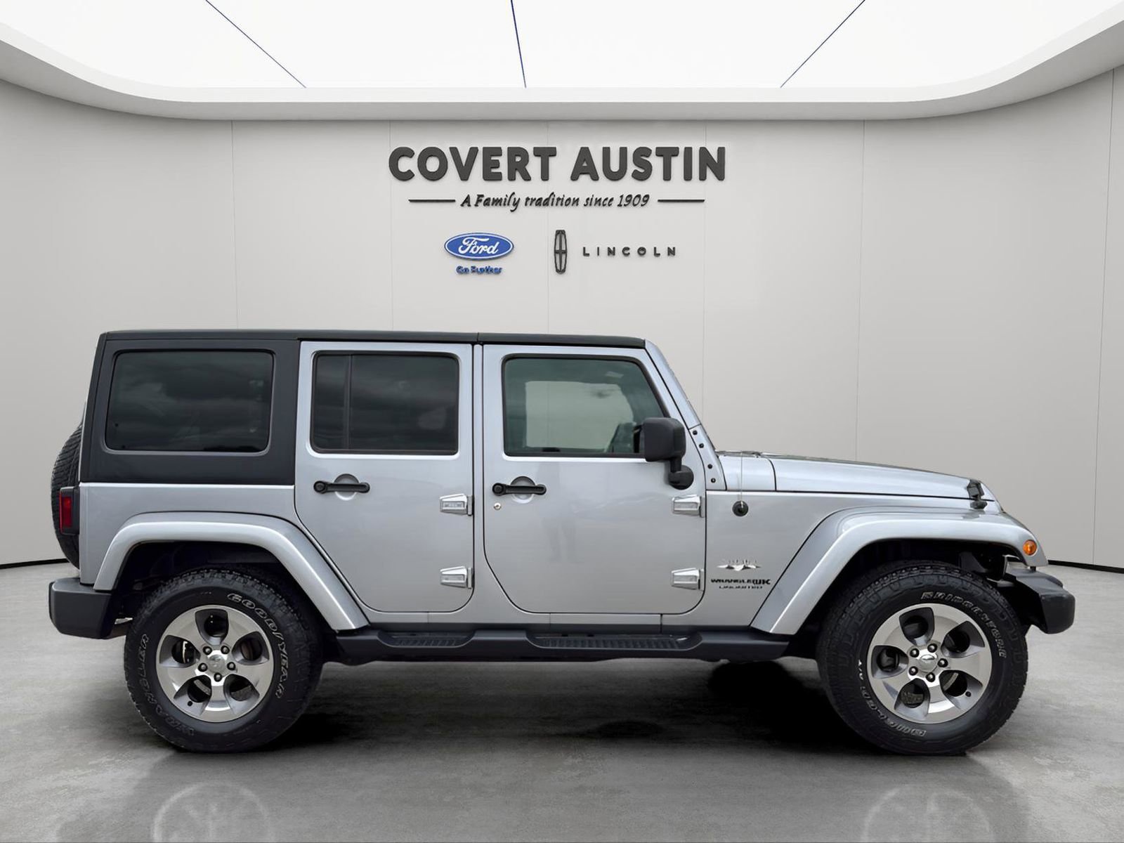 Used 2018 Jeep Wrangler Unlimited Sahara image 6