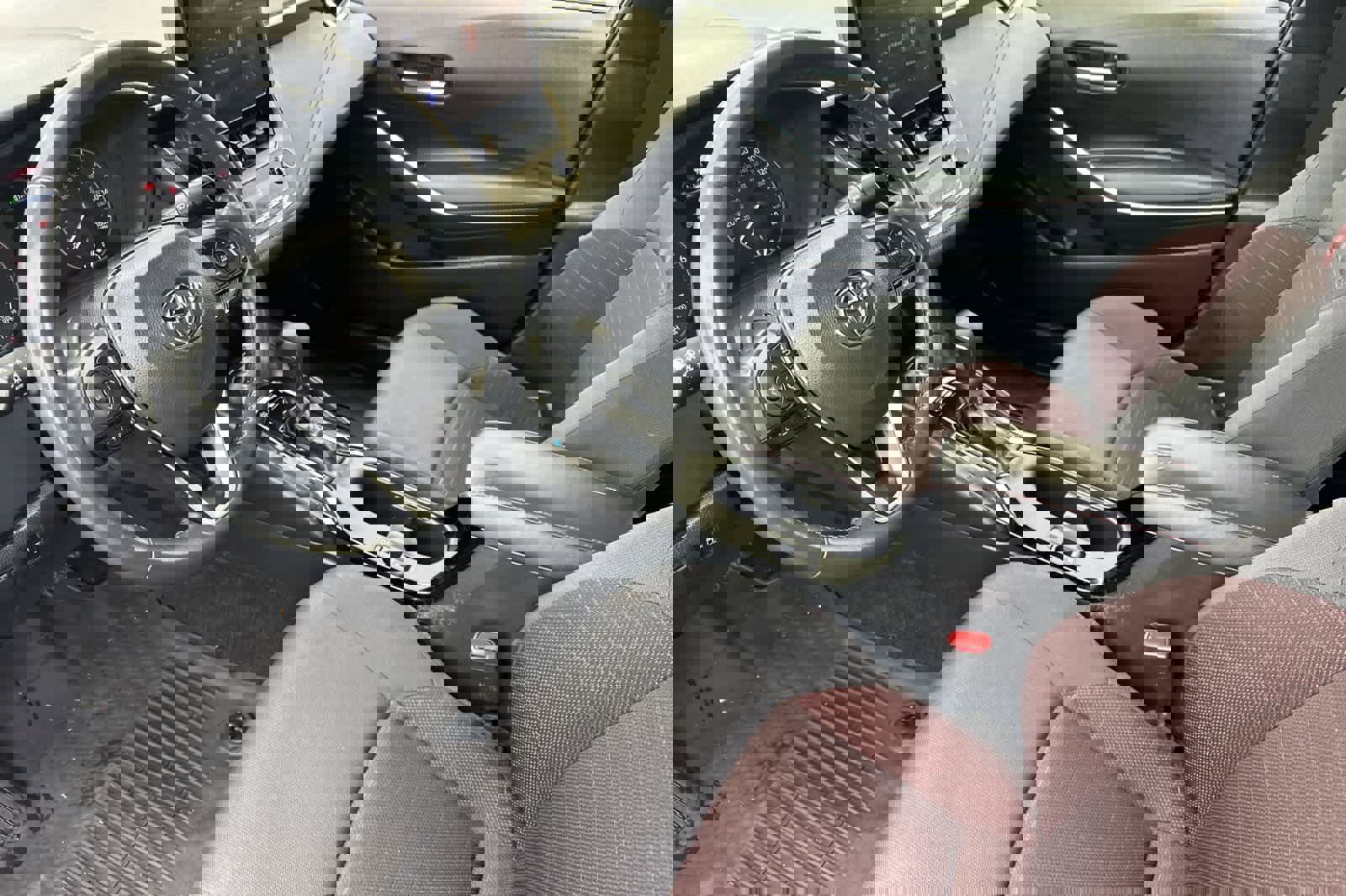 Used 2023 Toyota Corolla SE image 11