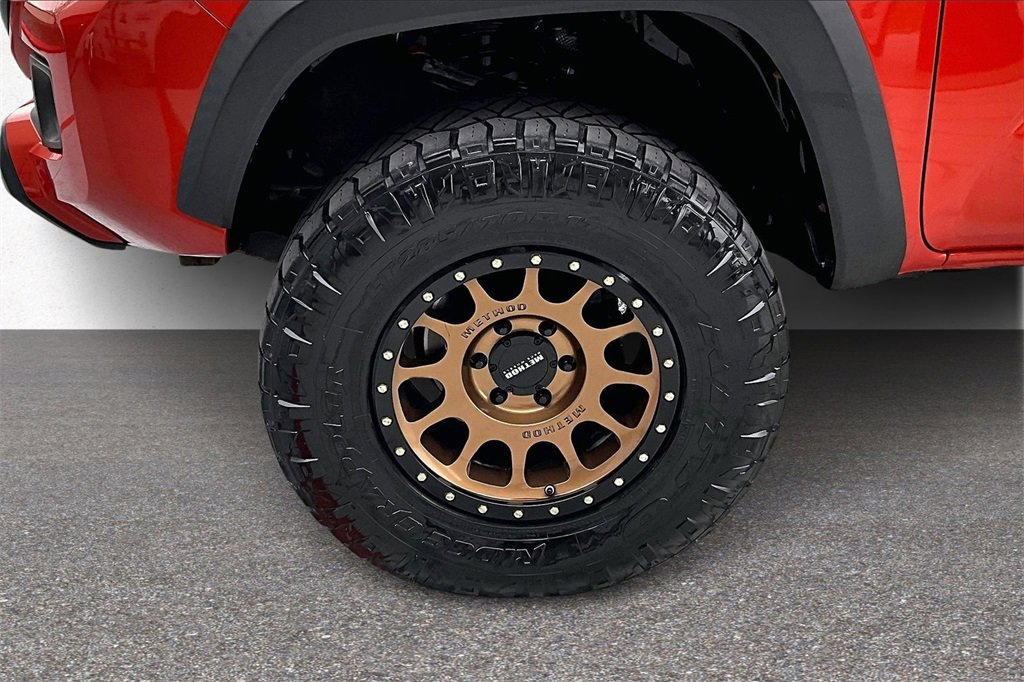 Used 2017 Toyota Tacoma TRD Off-Road image 31