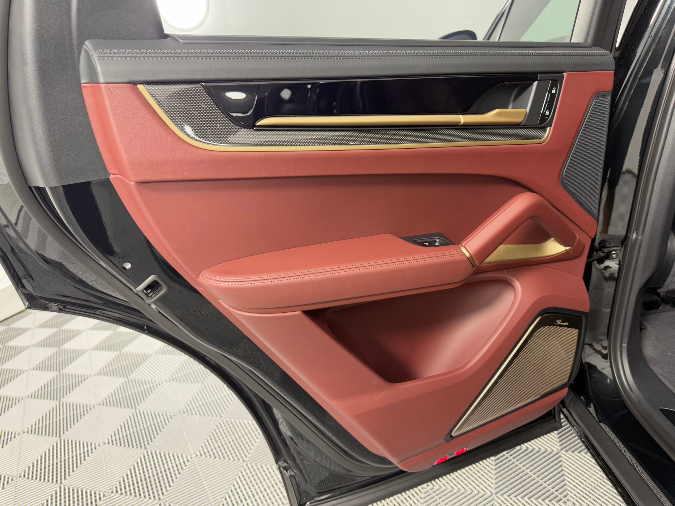 New 2026 Porsche Cayenne Turbo image 17