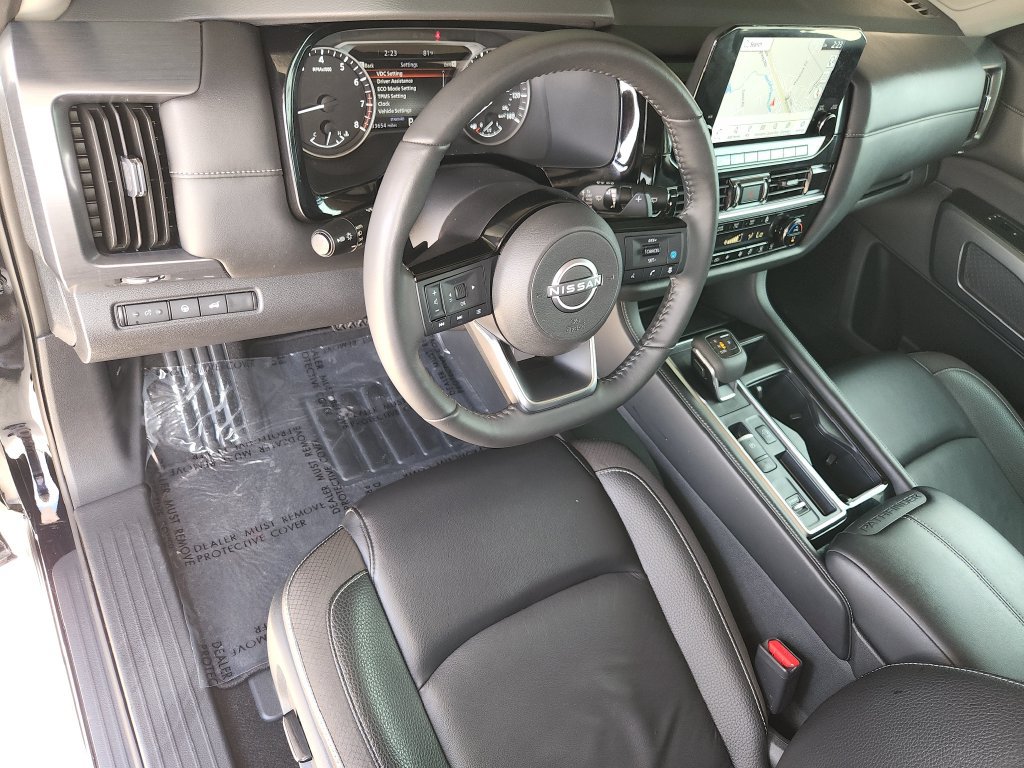 Used 2024 Nissan Pathfinder SL w/ SL Premium Package FWD image 12