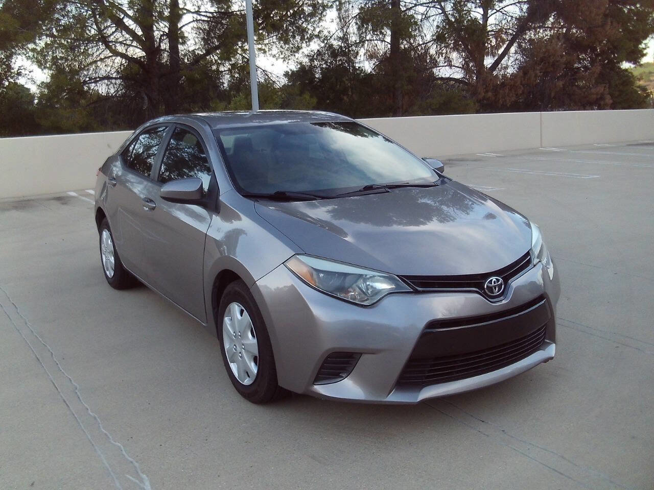 Used 2015 Toyota Corolla LE image 3
