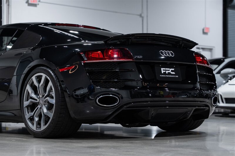 Used 2011 Audi R8 V10 AWD/4WD image 14