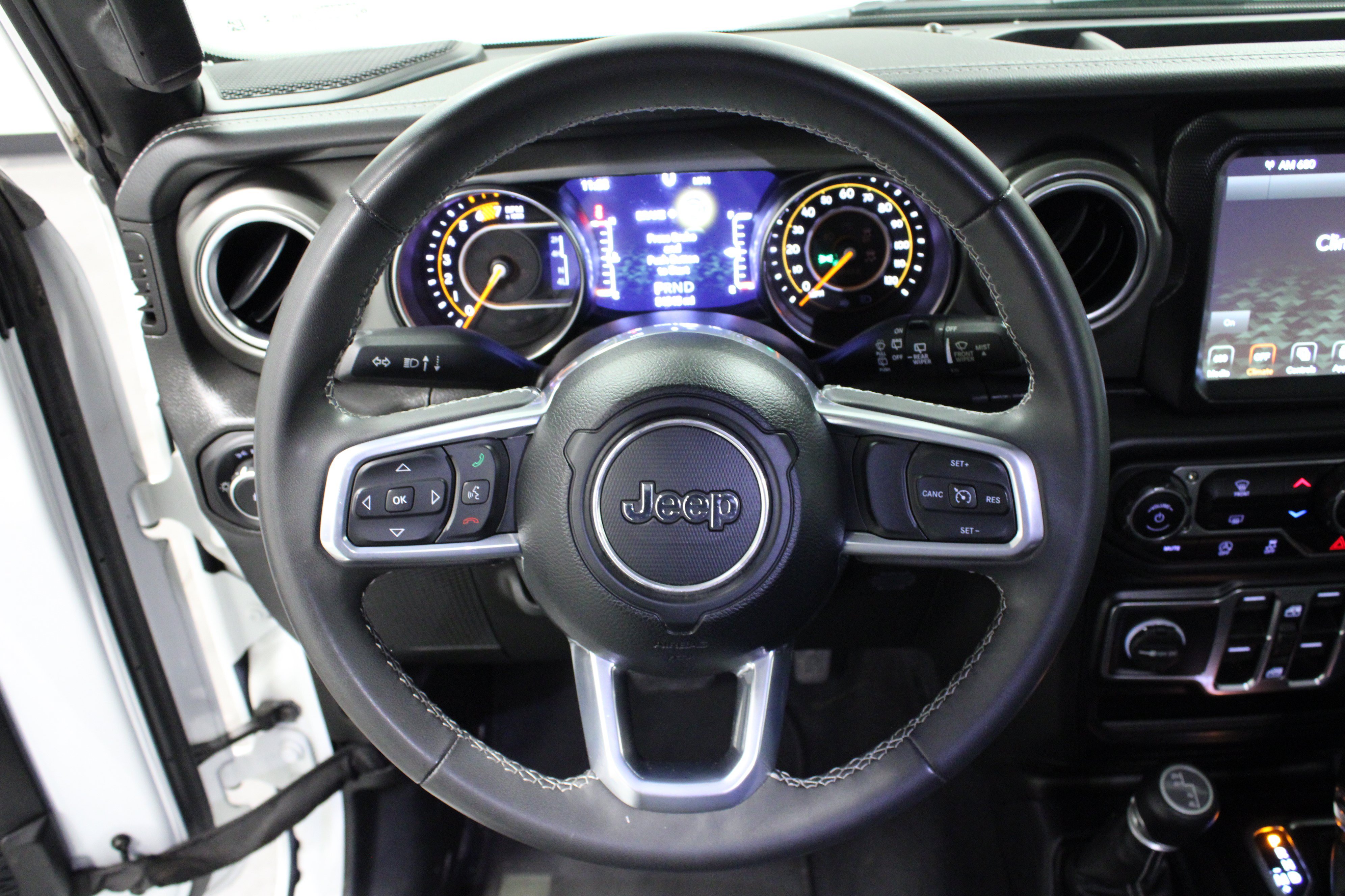 Used 2023 Jeep Wrangler Unlimited Sahara AWD/4WD image 17