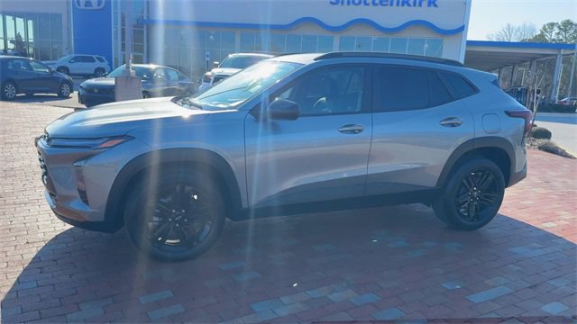 Used 2024 Chevrolet Trax ACTIV image 7