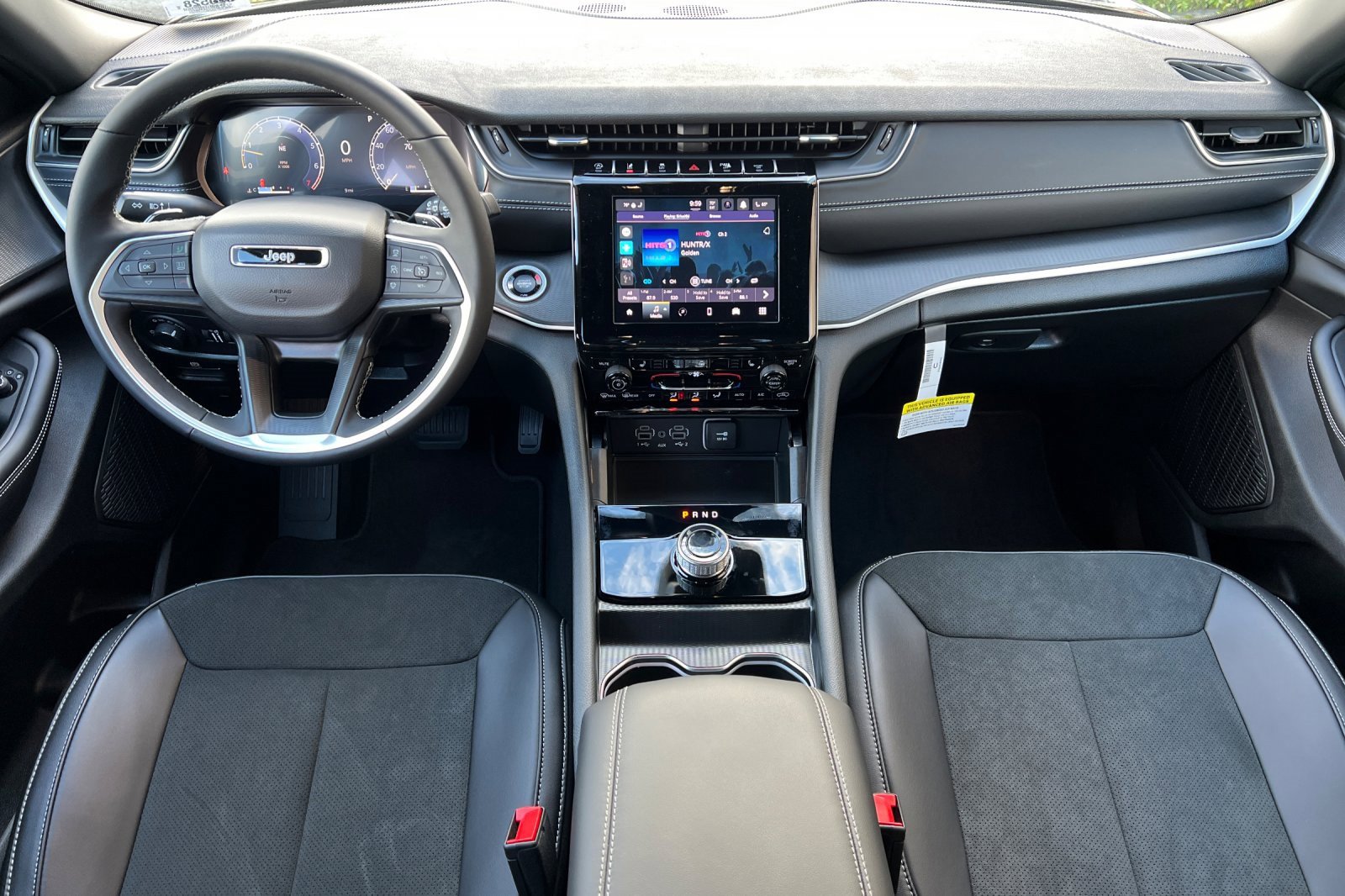 New 2025 Jeep Grand Cherokee Altitude image 13