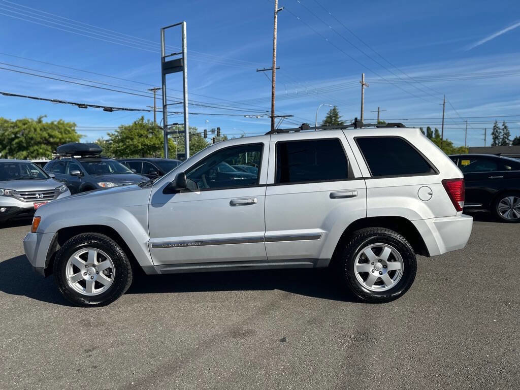 Used 2010 Jeep Grand Cherokee Laredo RWD image 10