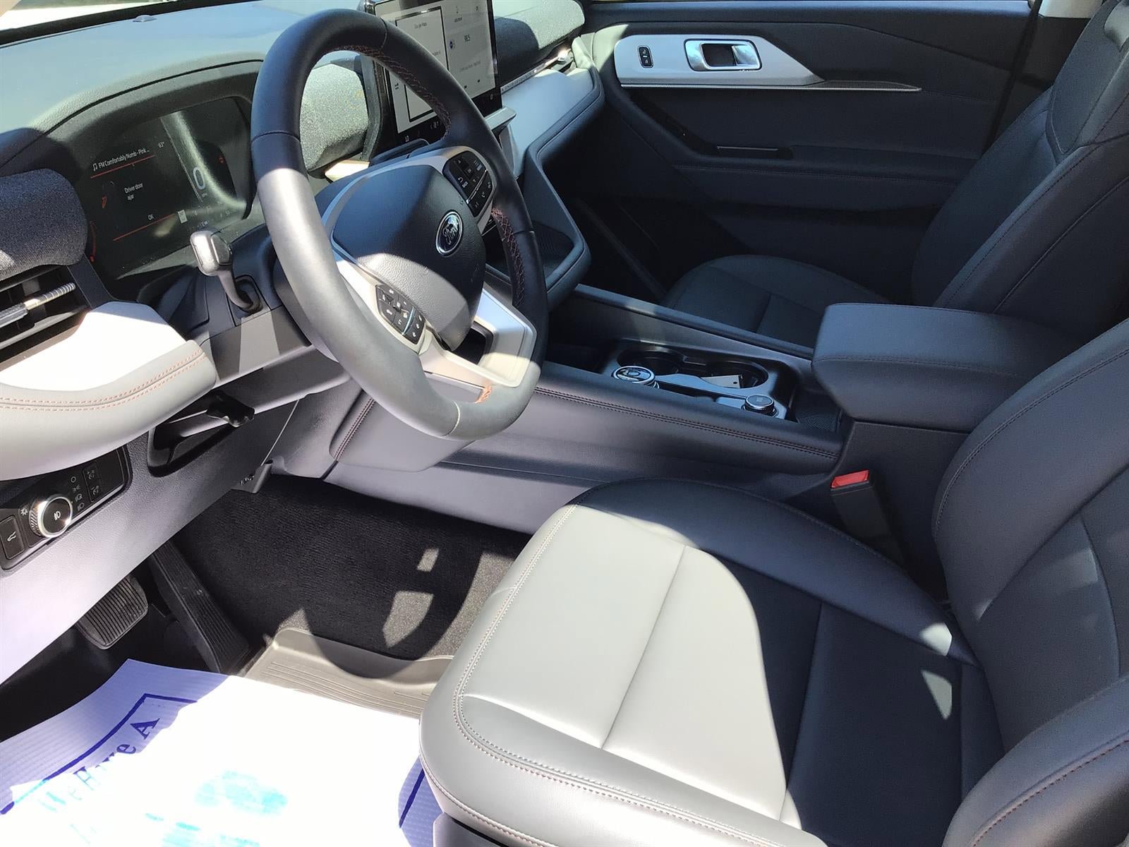 New 2026 Ford Explorer Active image 3
