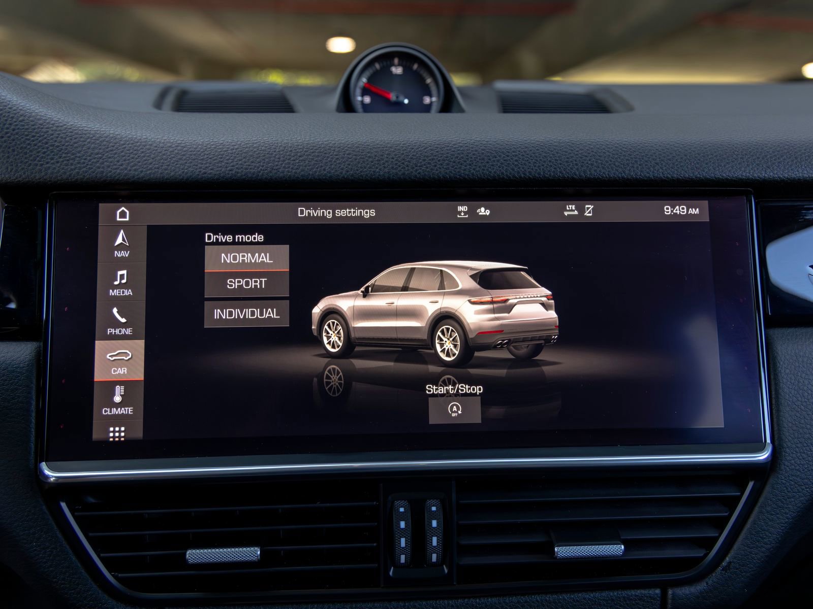 Certified 2021 Porsche Cayenne AWD/4WD image 39