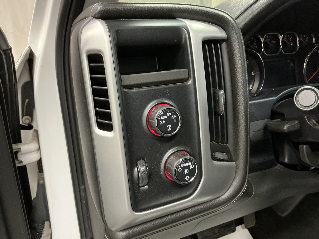 Used 2016 GMC Sierra 1500 SLE w/ SLE Value Package AWD/4WD image 11