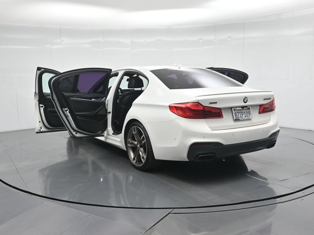 Used 2018 BMW M550i xDrive AWD/4WD image 32