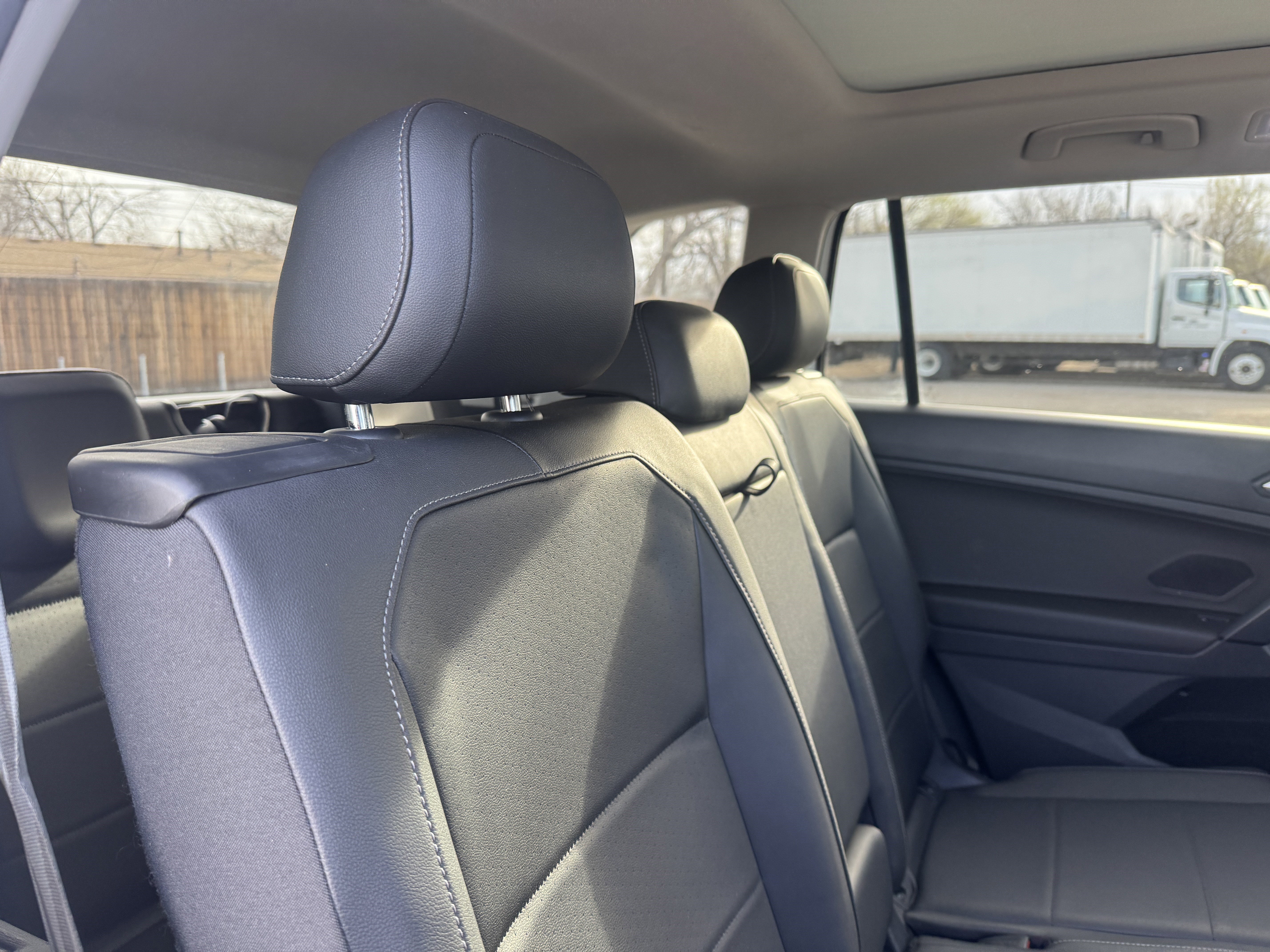 Used 2019 Volkswagen Tiguan SEL image 19
