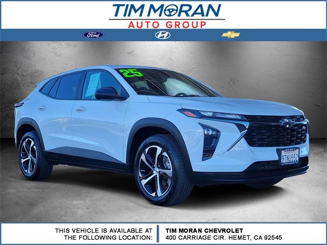 Certified 2025 Chevrolet Trax RS image 1